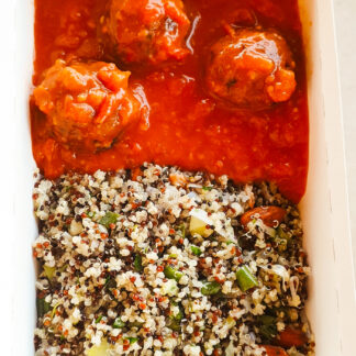 Almôndegas de lentilhas ao pomodoro, quinoa com vagem, cenoura e nozes